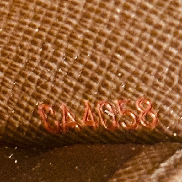 Louis Vuitton Damier zippy wallet - Picture 8 of 13